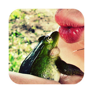 Kiss_mister_Frog_by_dragonflajka
